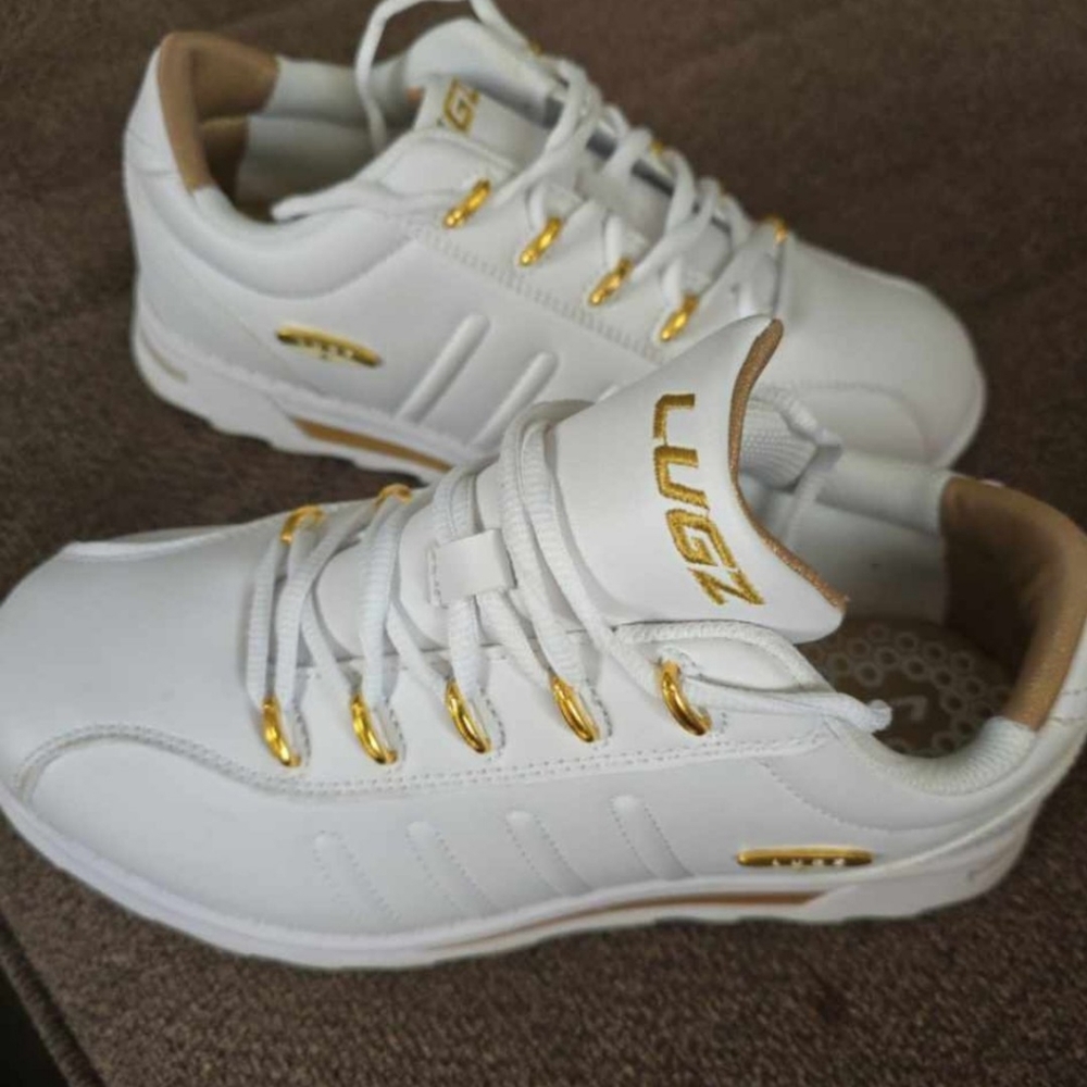 Women like new Lugz Changeover II shoes